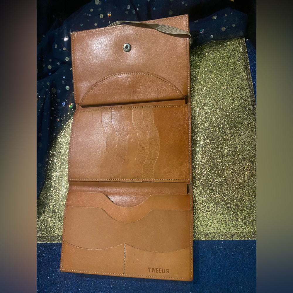 TWEEDS 198️⃣0’s HANDMADE GOLDEN CAMEL TAN LEATHER Wallet RARE VINTAGE ANTIQUATED - Picture 5 of 9